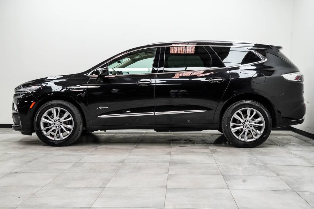Used 2023 Buick Enclave Avenir w/ Avenir Technology Package AWD/4WD image 10