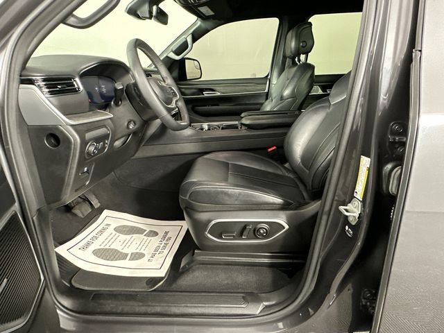 Certified 2024 Jeep Wagoneer L Series II w/ Flexible Seating Group AWD/4WD image 20