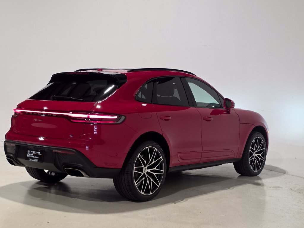 Certified 2024 Porsche Macan AWD/4WD image 9