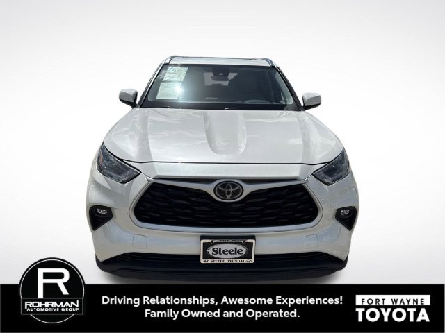 Used 2021 Toyota Highlander XLE FWD image 1