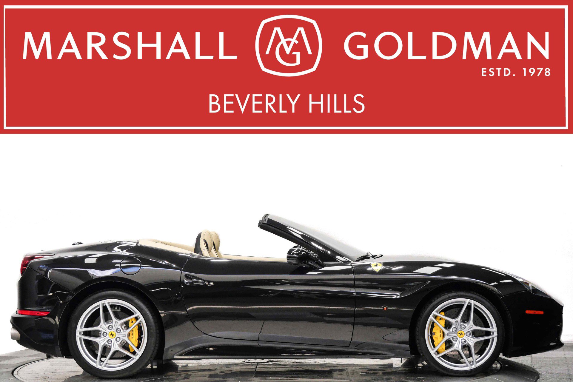Used 2015 Ferrari California T RWD image 1