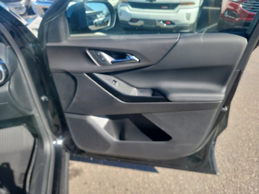 New 2027 Chevrolet Equinox LT w/ LPO, Floor Liner Package AWD/4WD image 21