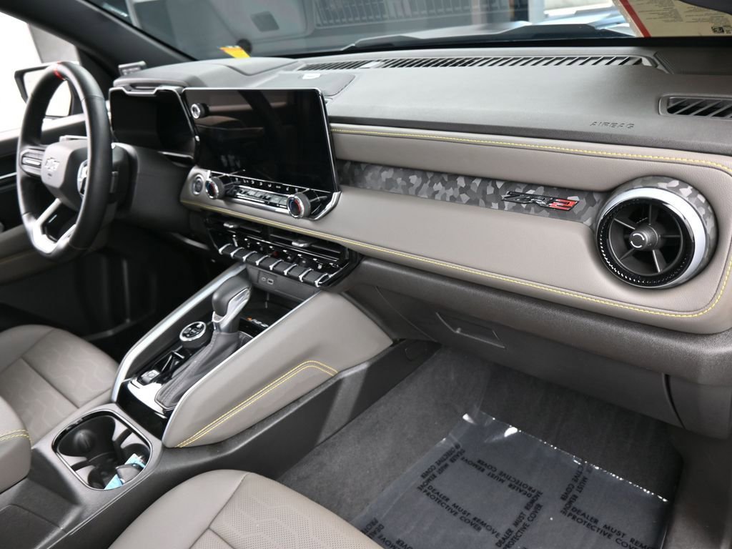 Used 2025 Chevrolet Colorado ZR2 w/ Technology Package AWD/4WD image 51