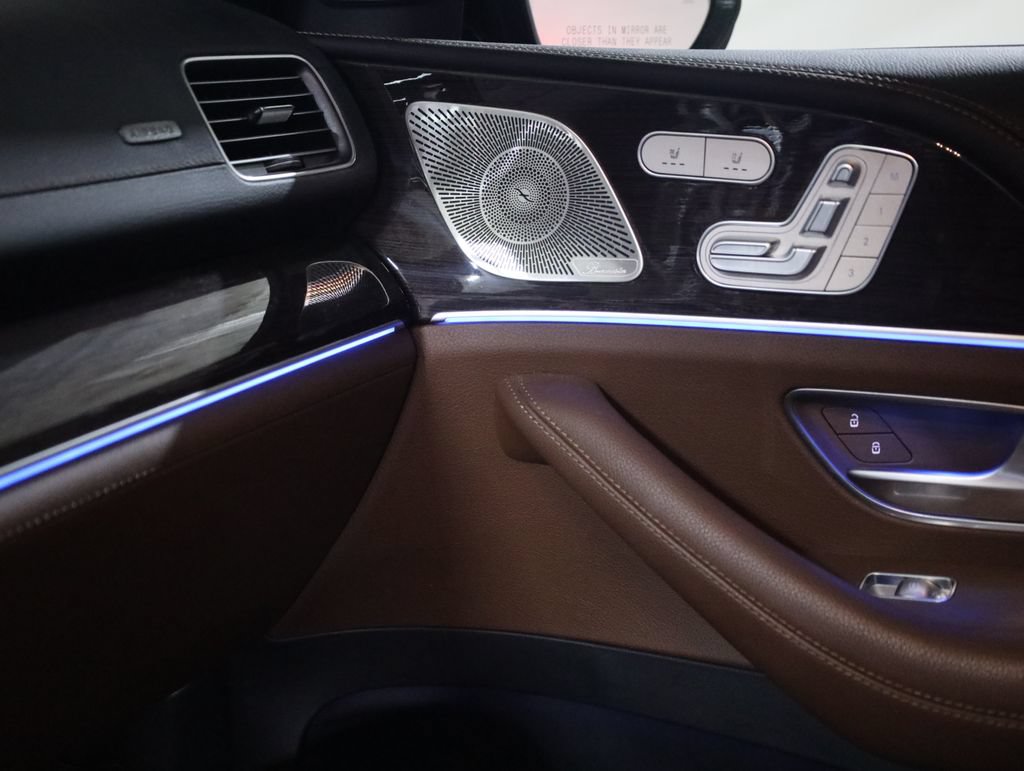 Used 2024 Mercedes-Benz GLS 450 4MATIC image 25