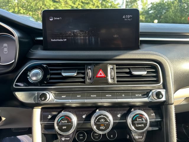Used 2022 Genesis G70 2.0T w/ Prestige Package RWD image 37