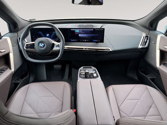 Certified 2026 BMW iX xDrive60 AWD/4WD image 10