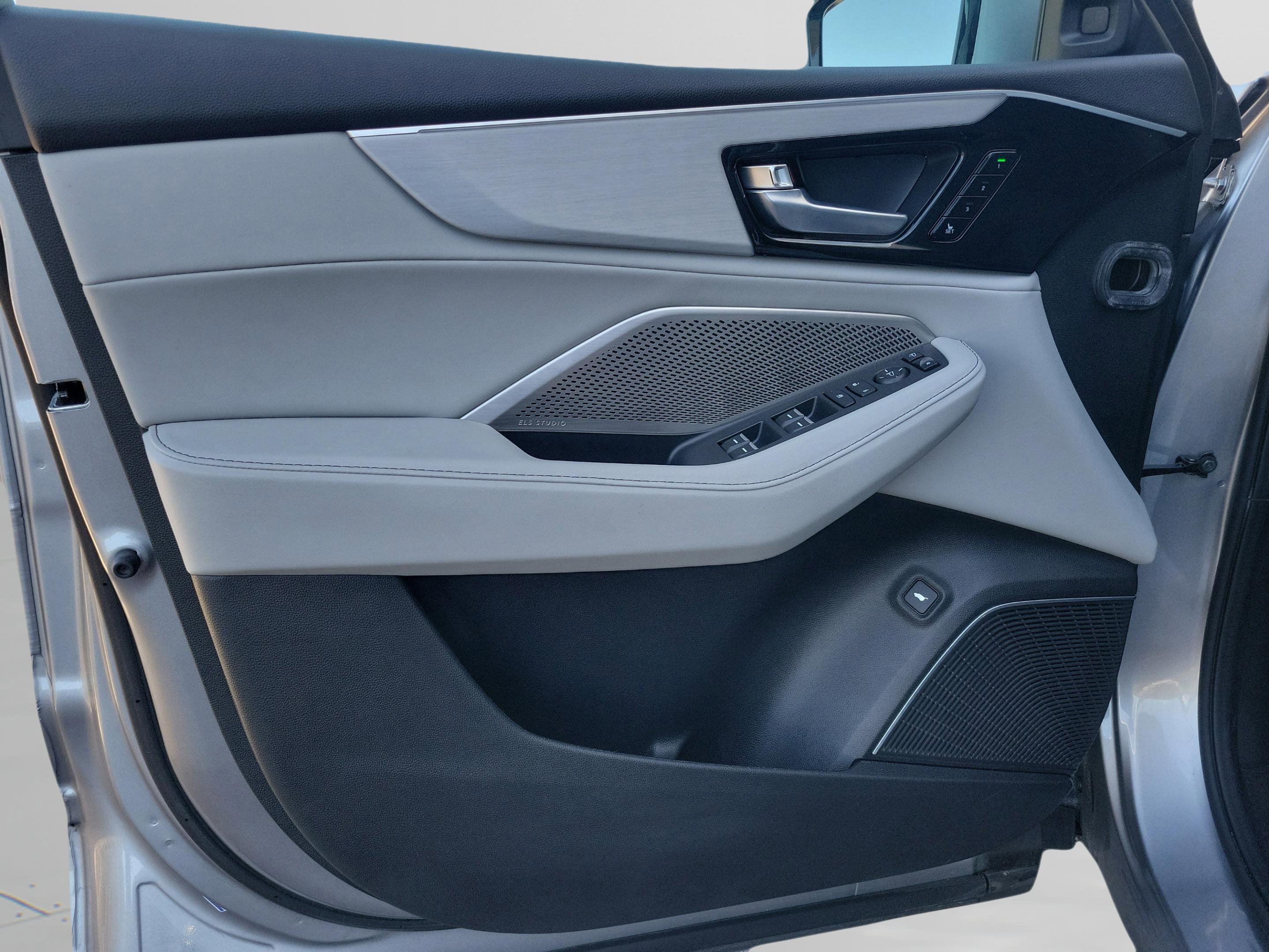 Used 2023 Acura MDX FWD w/ Technology Package image 27