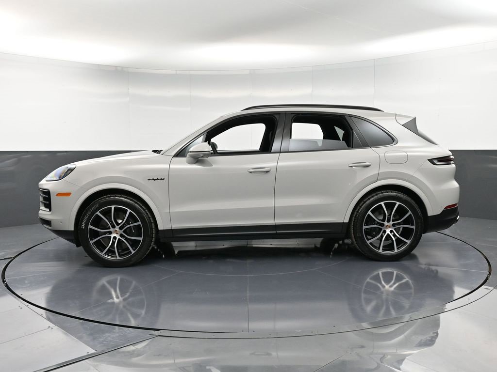 New 2026 Porsche Cayenne E-Hybrid image 2