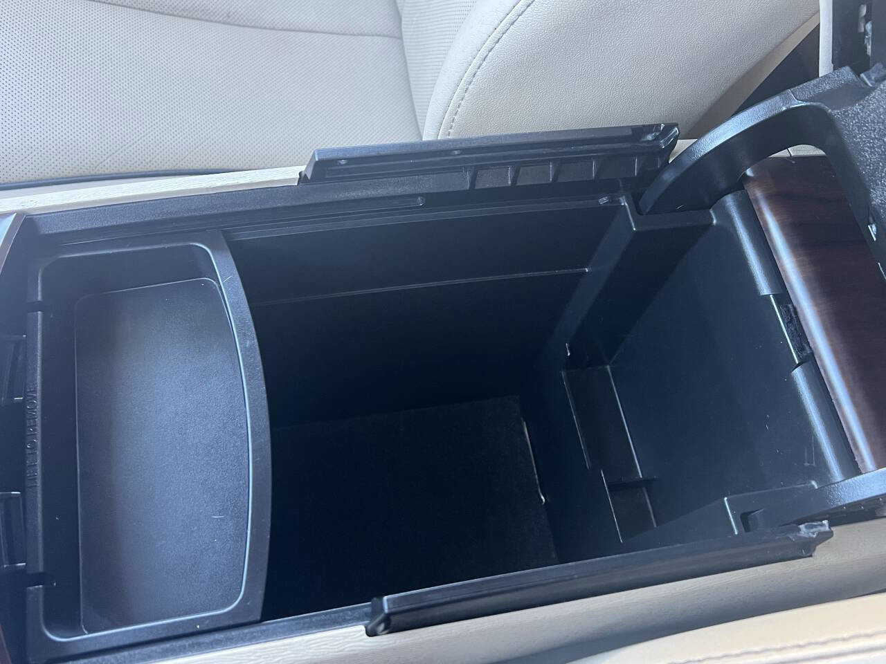 Used 2015 Toyota Venza XLE image 36