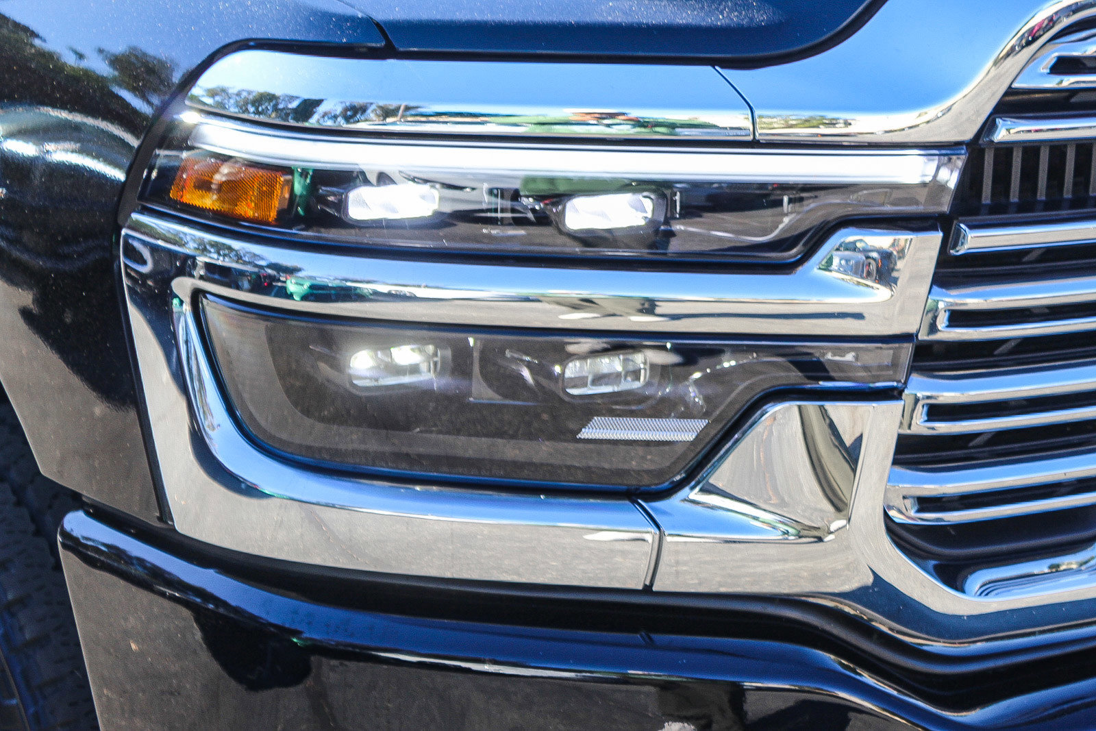 Used 2025 RAM 2500 Laramie image 8