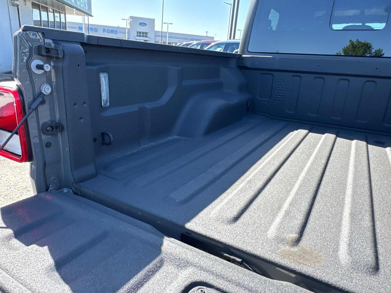 Used 2023 Jeep Gladiator Willys AWD/4WD image 19