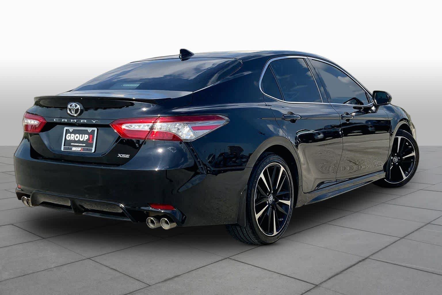 Used 2019 Toyota Camry XSE FWD image 13