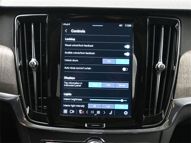 Certified 2024 Volvo V90 B6 Cross Country Plus image 17