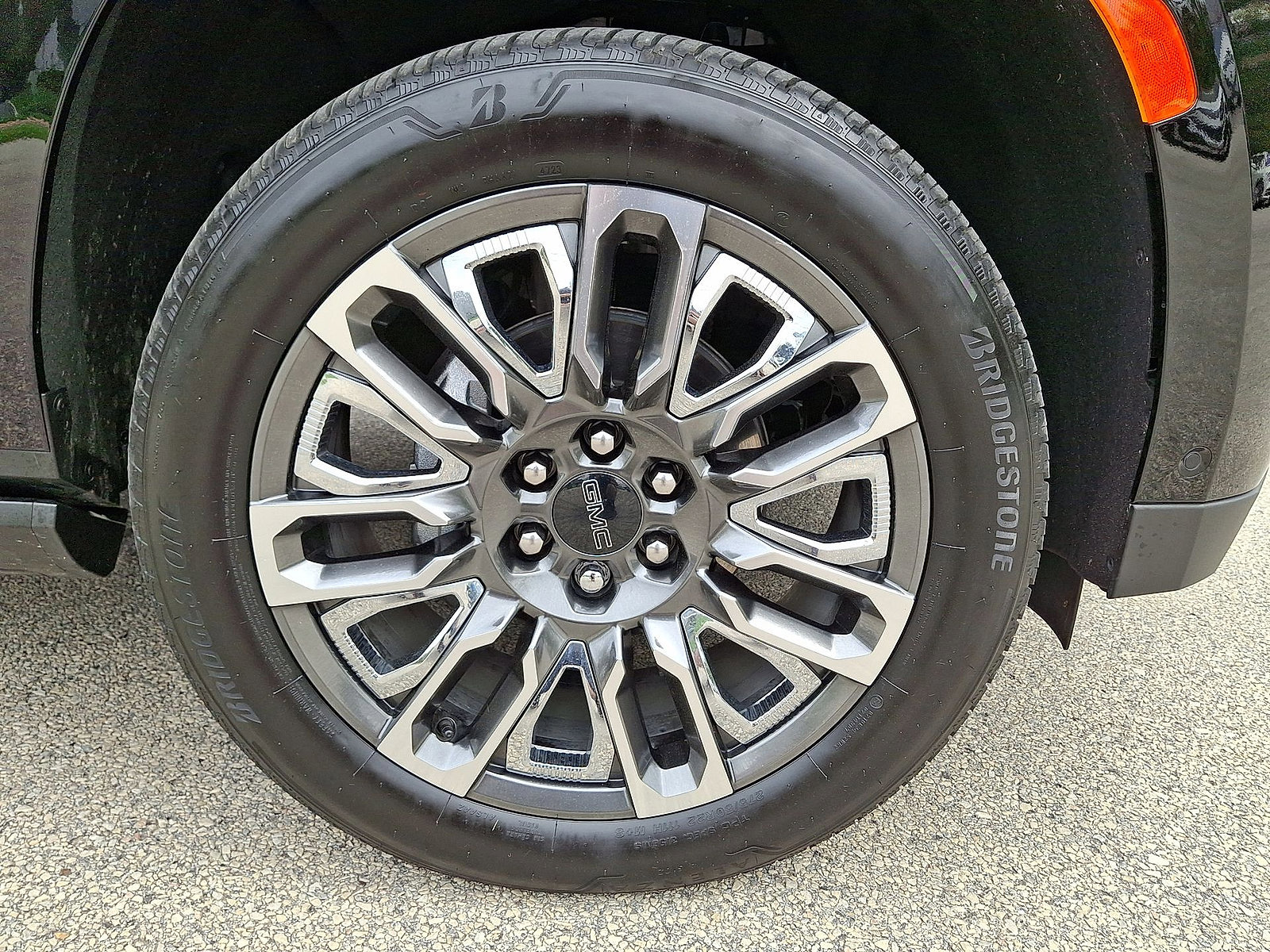 Used 2024 GMC Yukon Denali Ultimate image 27