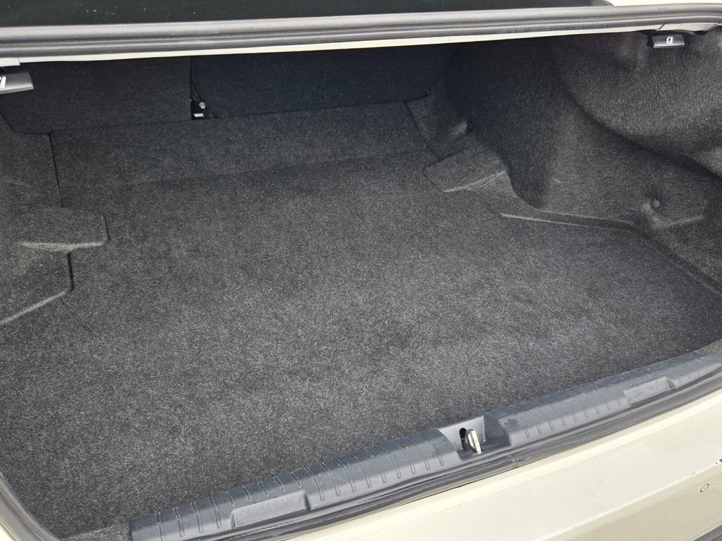 Used 2024 Subaru Legacy Limited image 13