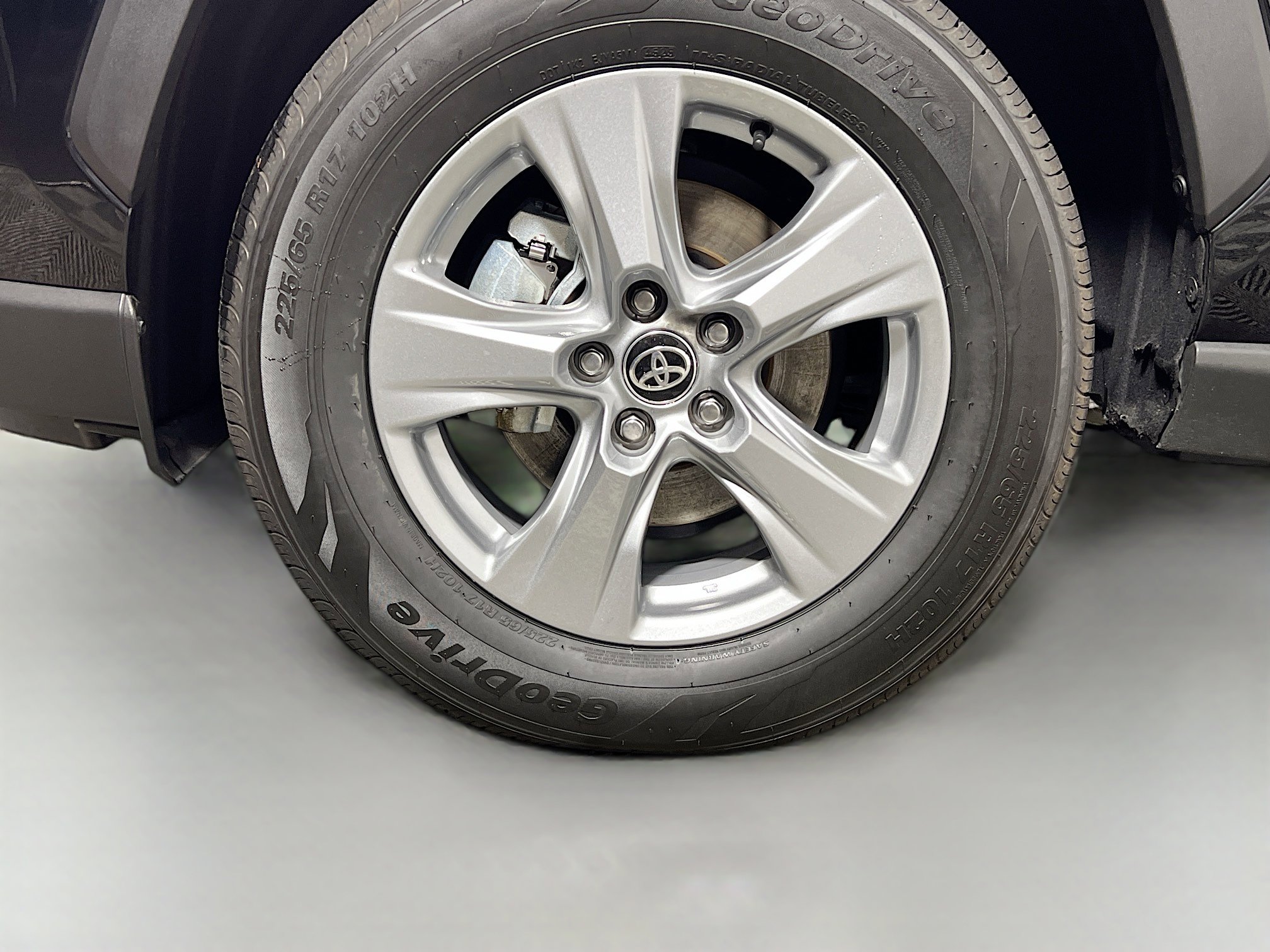 Used 2025 Toyota RAV4 XLE image 14