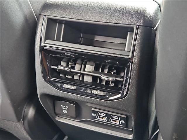 Used 2025 Jeep Grand Cherokee Altitude AWD/4WD image 25