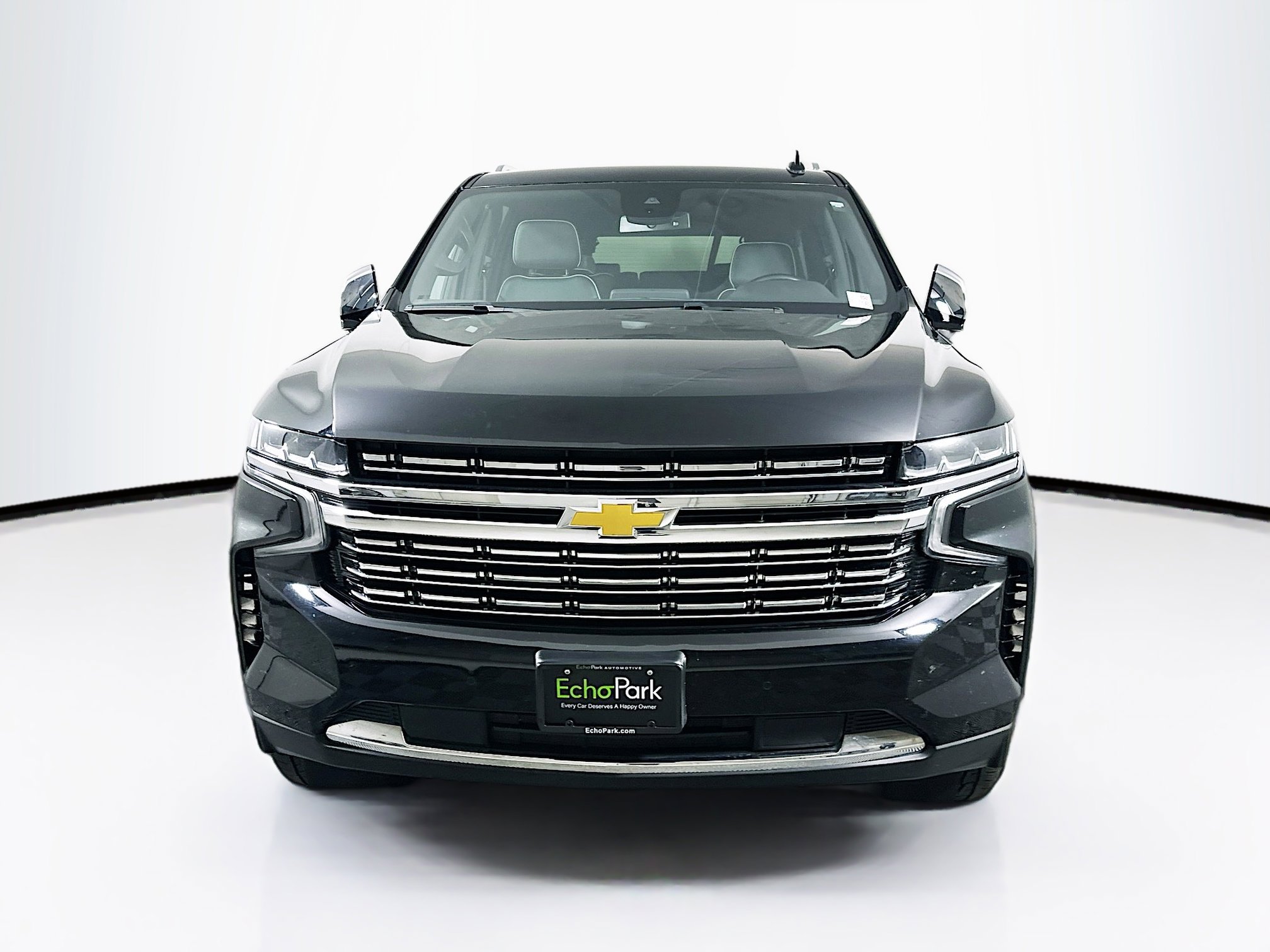 Used 2024 Chevrolet Suburban Premier image 2