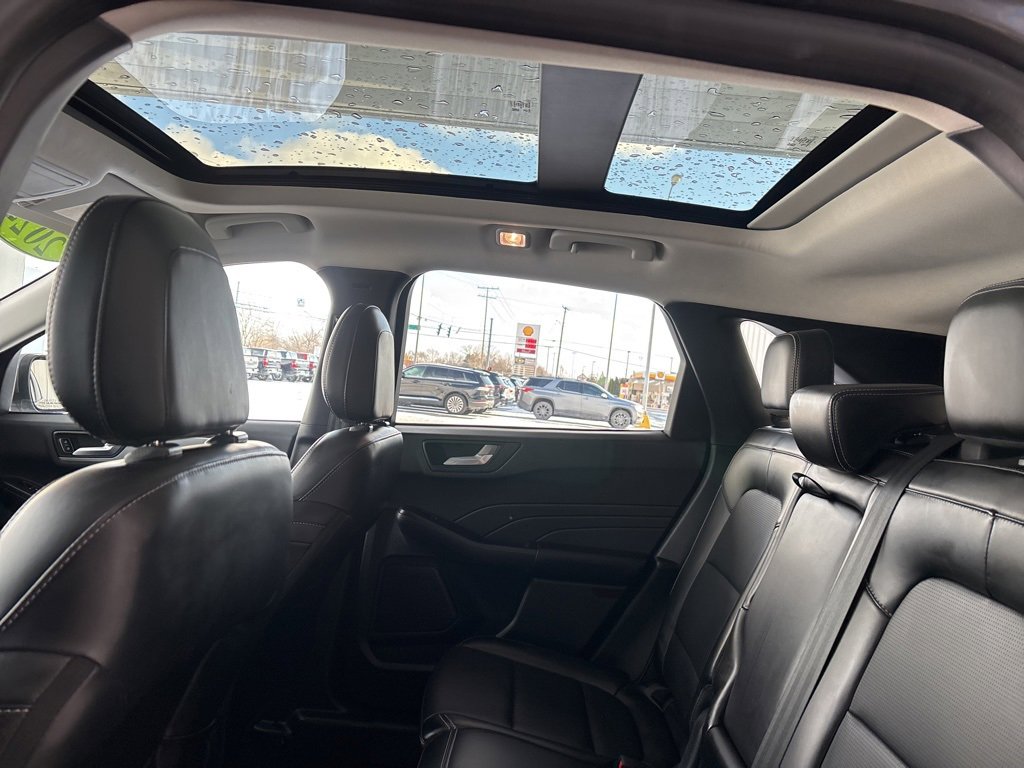 Used 2024 Ford Escape Platinum image 25