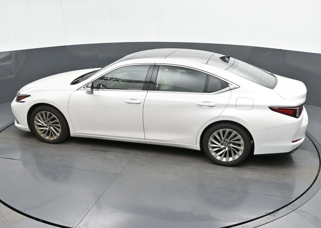 Used 2021 Lexus ES 350 Ultra Luxury w/ Accessory Package 2 image 47
