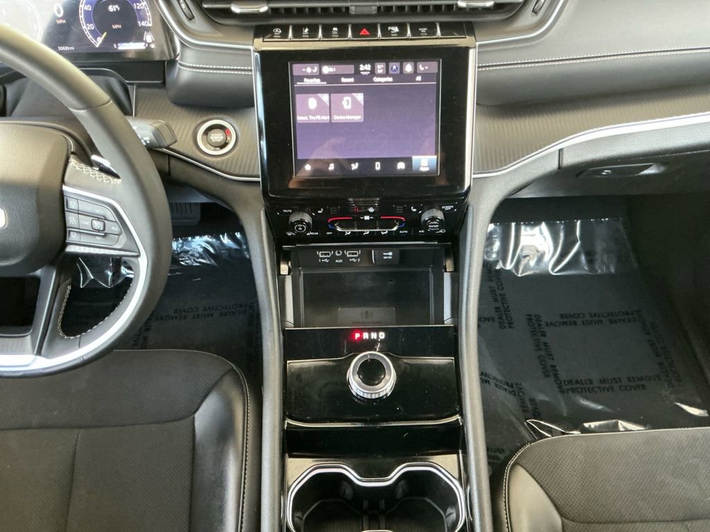 Used 2023 Jeep Grand Cherokee Altitude image 11