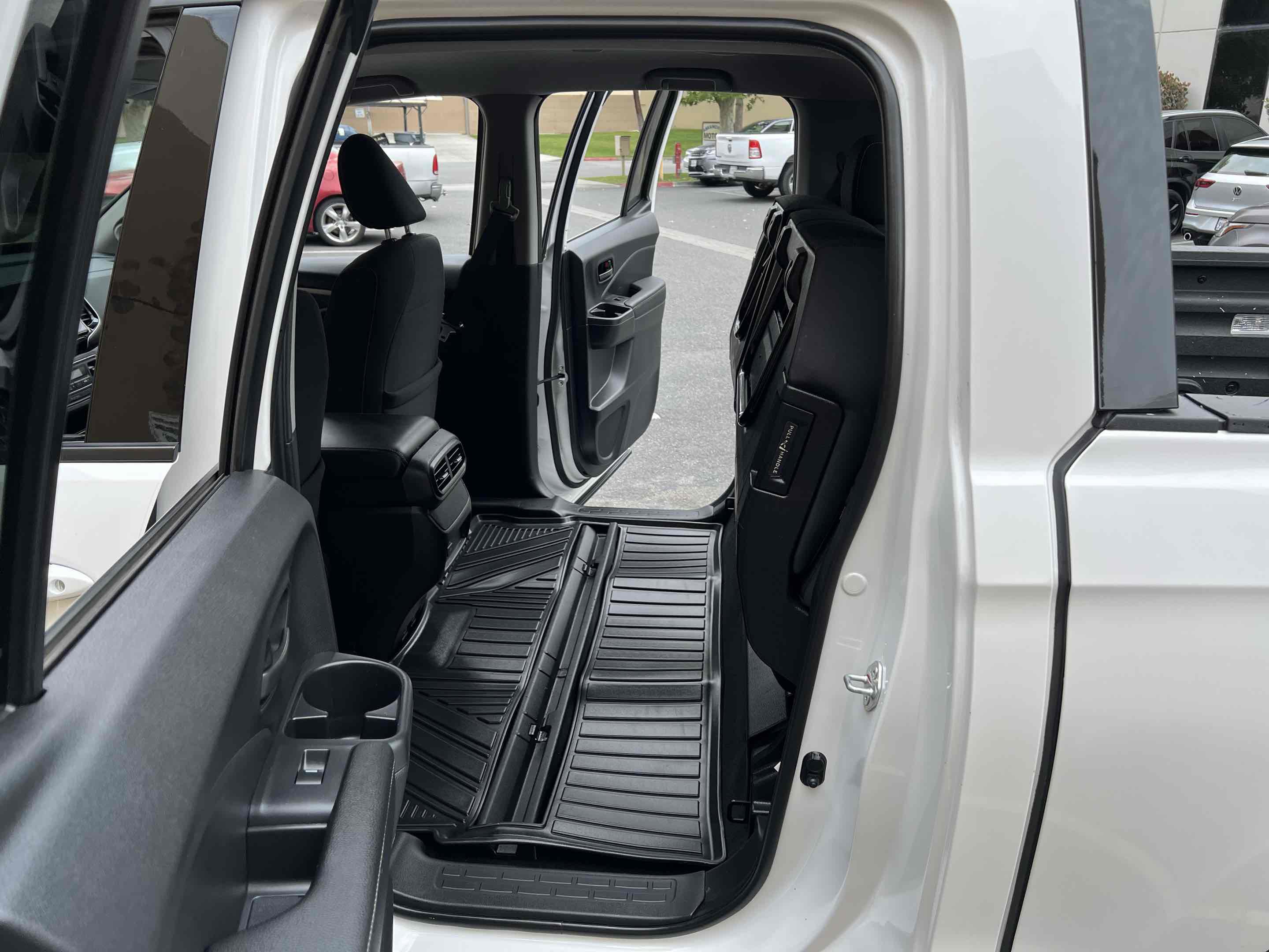 Used 2025 Honda Ridgeline Sport image 28