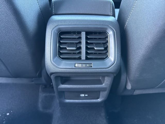 Certified 2025 Volkswagen Taos SE image 26
