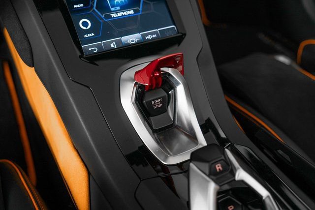 Used 2024 Lamborghini Huracan EVO image 24
