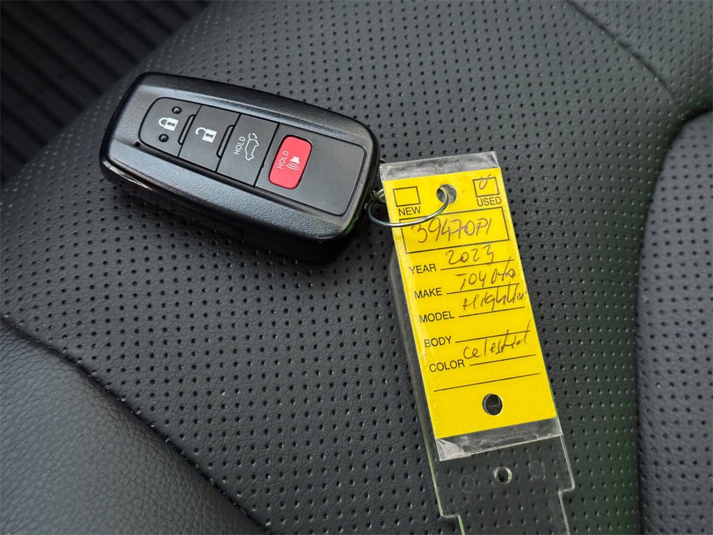 Used 2023 Toyota Highlander Platinum image 44