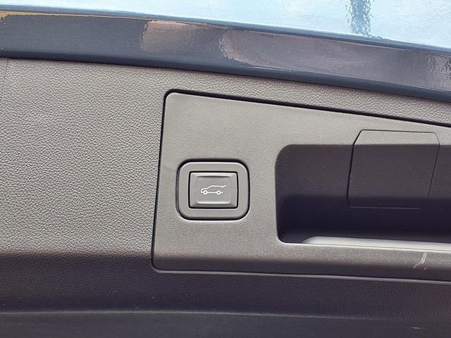 Used 2024 Cadillac XT4 Luxury w/ Cold Weather Package image 23