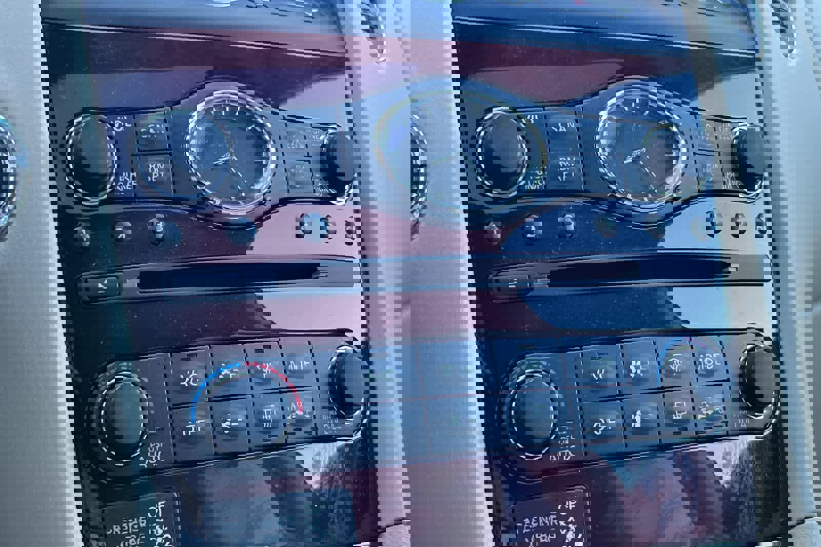 Used 2016 INFINITI QX50 2WD w/ Deluxe Touring Package image 23