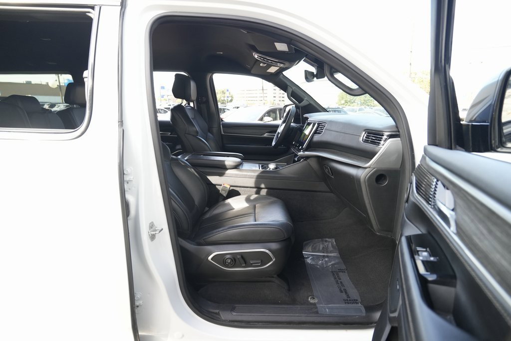 Used 2023 Jeep Wagoneer L Series II image 21