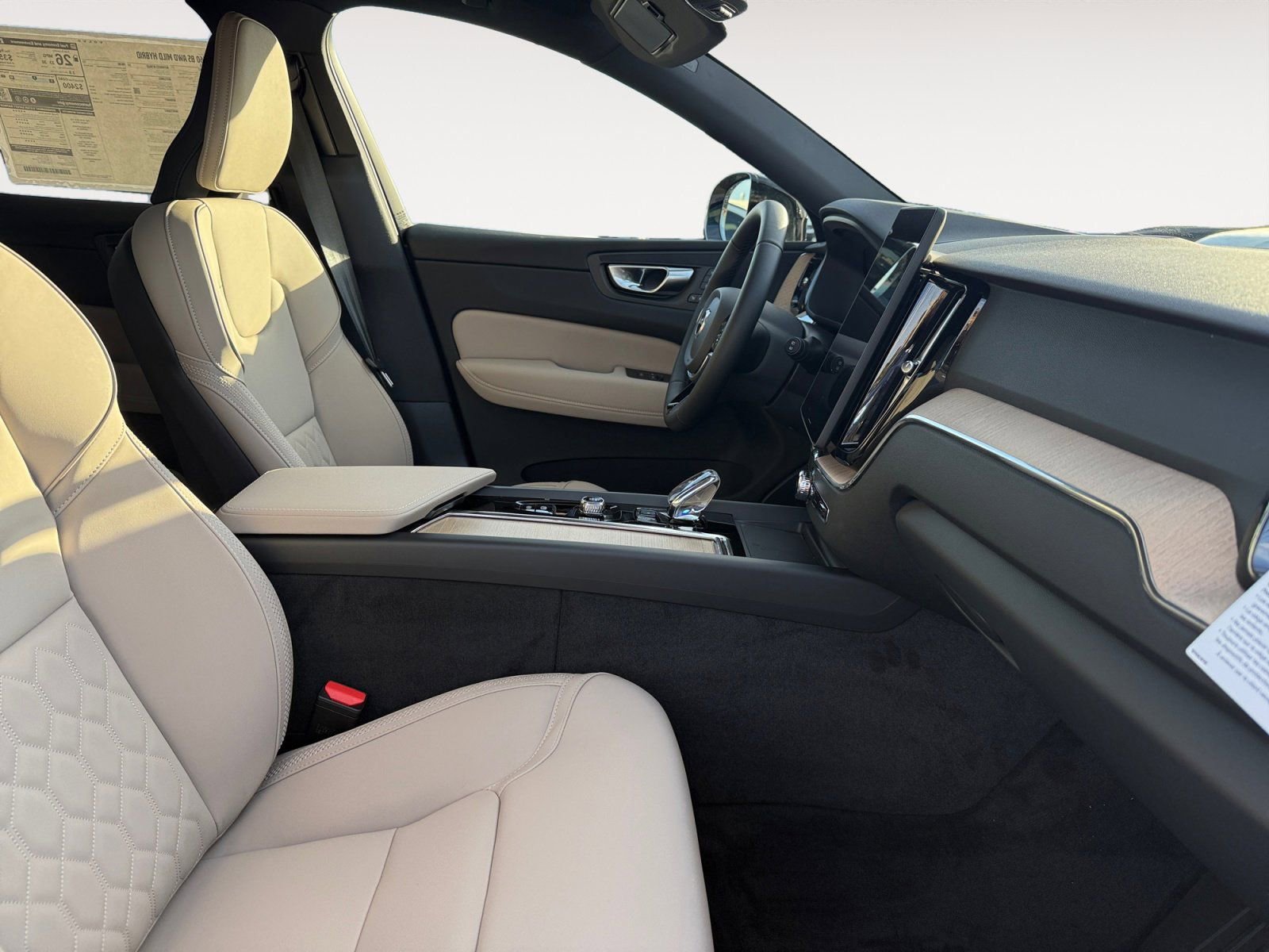 New 2026 Volvo XC60 B5 Plus w/ Protection Package Premier image 15