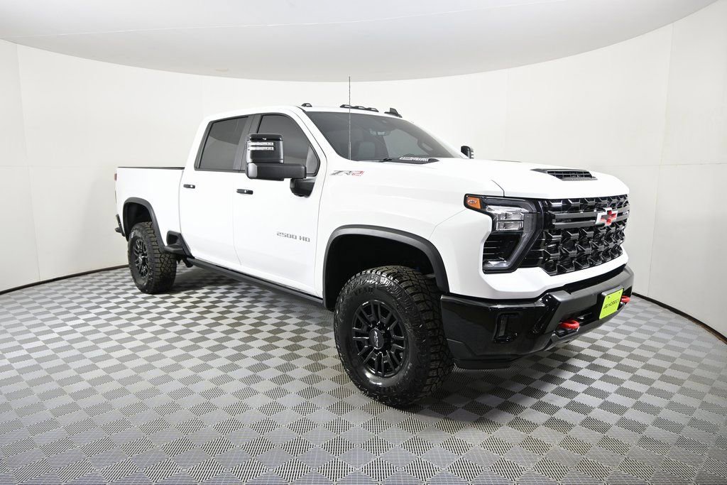 Used 2024 Chevrolet Silverado 2500 ZR2 w/ Technology Package image 10