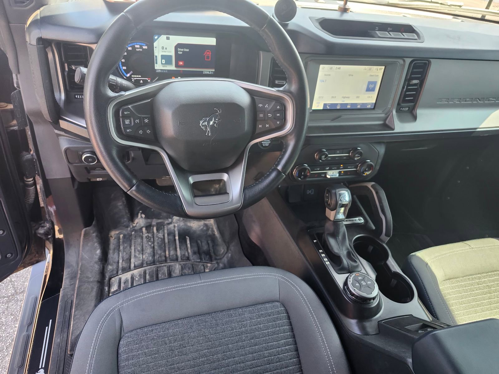 Used 2022 Ford Bronco Outer Banks image 8