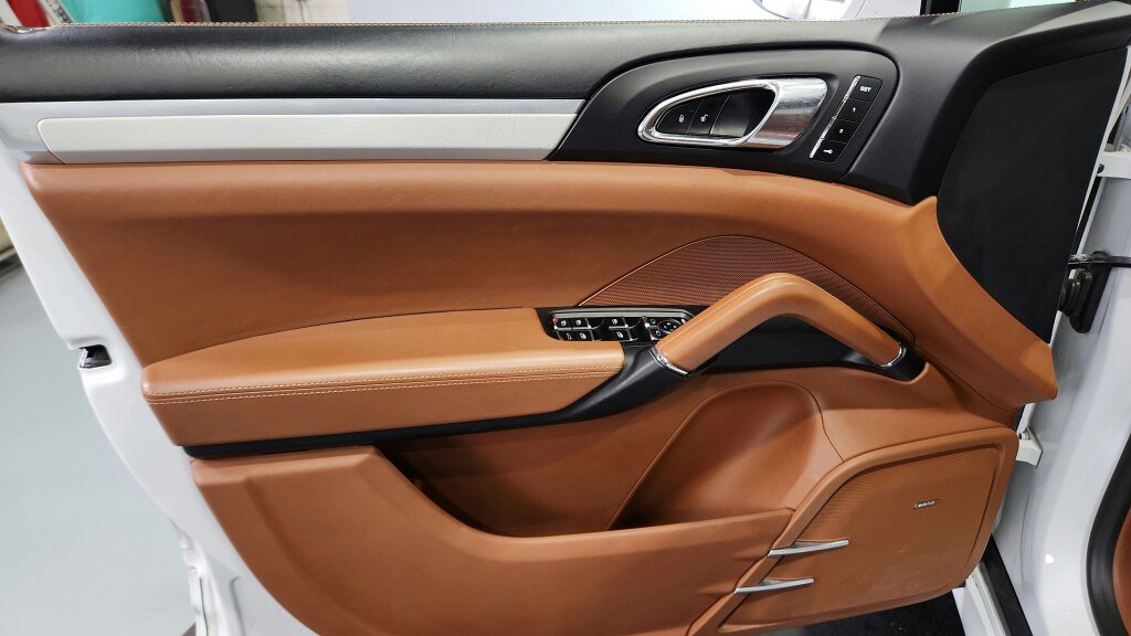 Used 2017 Porsche Cayenne GTS image 27