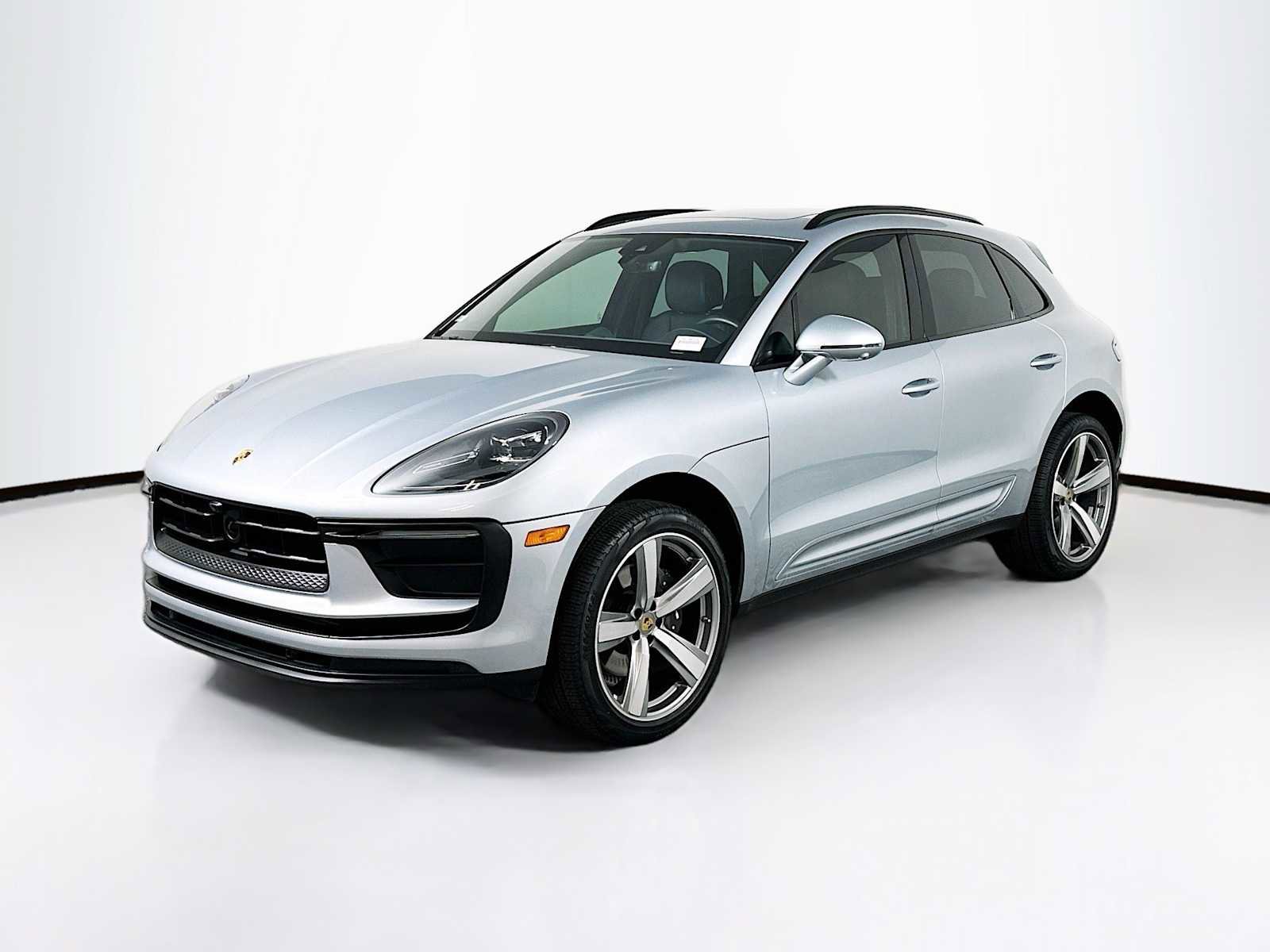 Certified 2025 Porsche Macan image 1