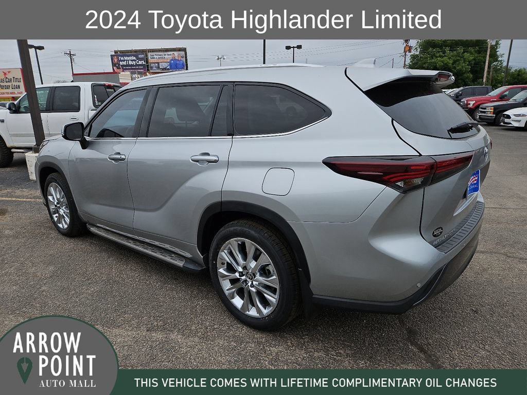 Used 2024 Toyota Highlander Limited FWD image 8