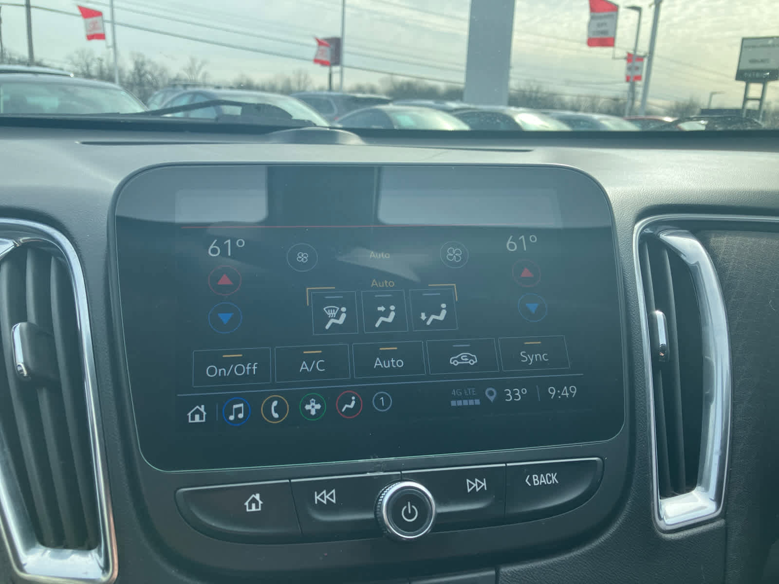 Used 2021 Chevrolet Malibu LT FWD image 23