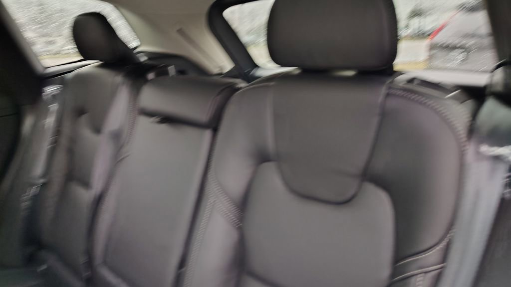 New 2026 Volvo XC60 B5 Ultra w/ Climate Package image 28