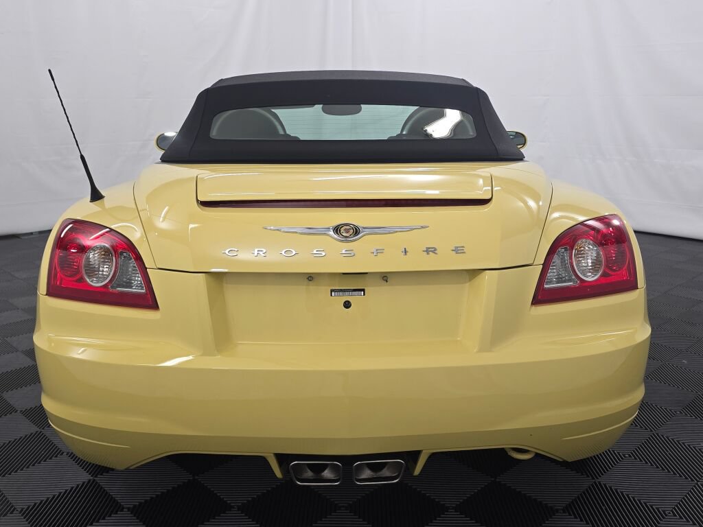 Used 2005 Chrysler Crossfire Limited RWD image 4