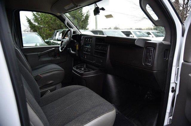 Used 2024 GMC Savana 2500 w/ Driver Convenience Package image 9