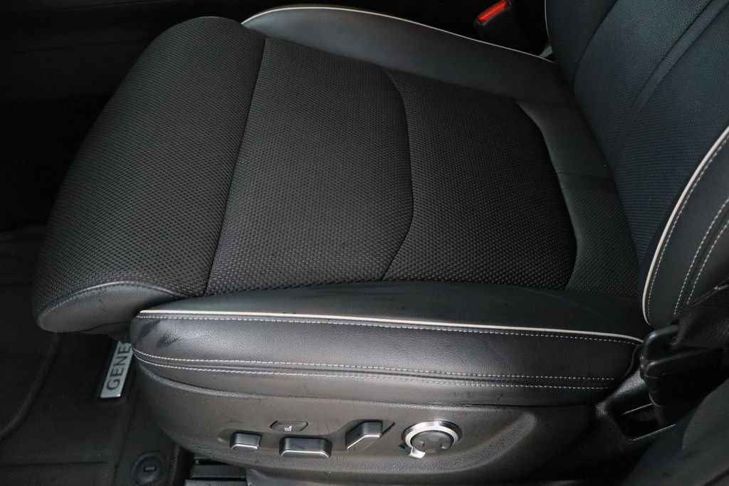 Used 2023 Genesis GV70 2.5T w/ Sport Prestige Package AWD/4WD image 19