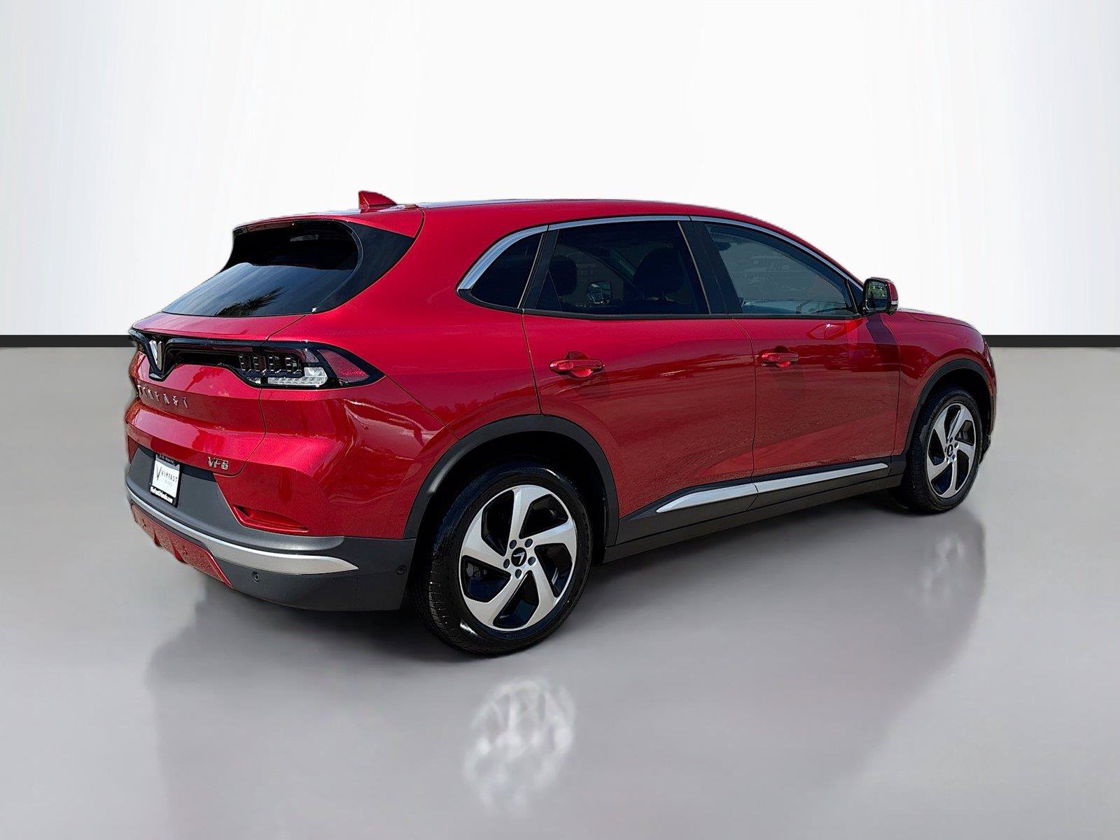 New 2025 VinFast VF 8 Eco AWD/4WD image 7