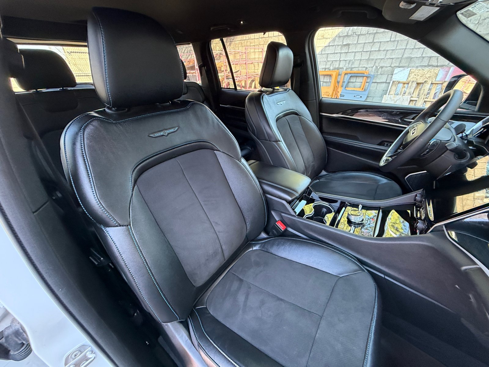 Used 2023 Jeep Grand Cherokee Trailhawk w/ Luxury Tech Group III AWD/4WD image 21