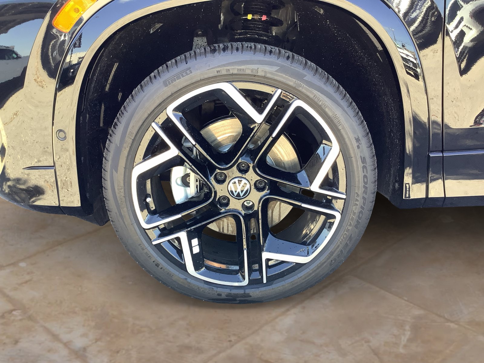 New 2026 Volkswagen Tiguan SEL R-Line AWD/4WD image 11