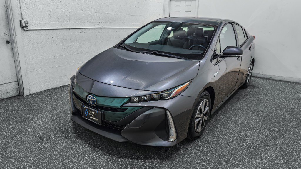 Used 2017 Toyota Prius Prime Premium image 4