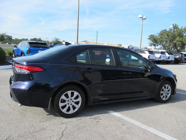 Used 2022 Toyota Corolla LE image 6