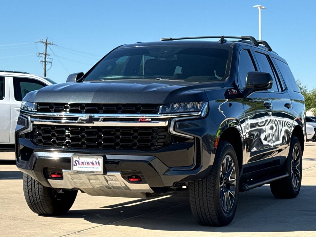 Used 2022 Chevrolet Tahoe Z71 w/ Luxury Package AWD/4WD image 3