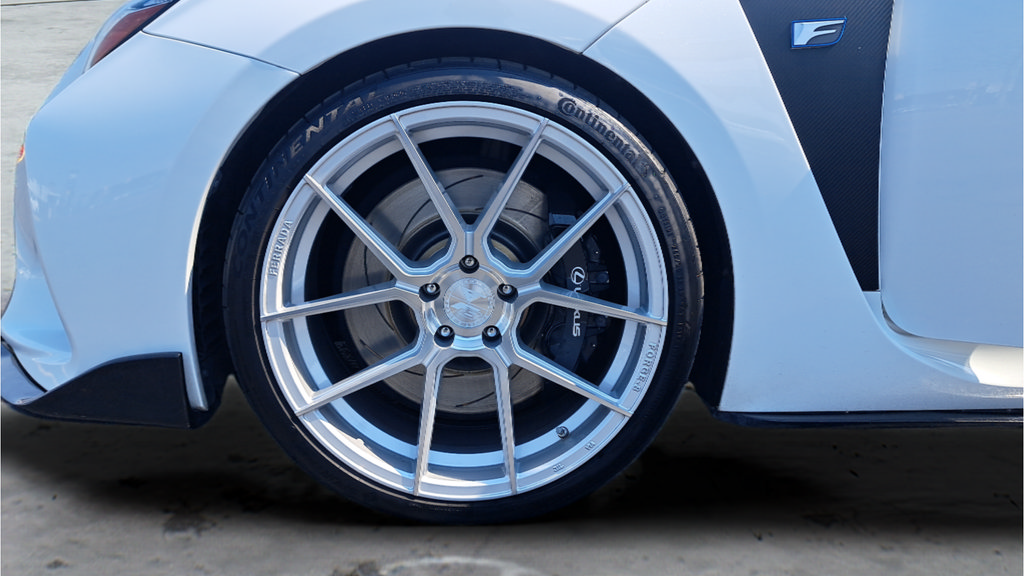 Used 2015 Lexus RC F w/ Premium Package RWD image 28